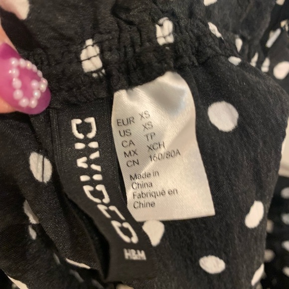 Black with white polka dot ruffled crop top from H&M! Size XS - Picture 5 of 6